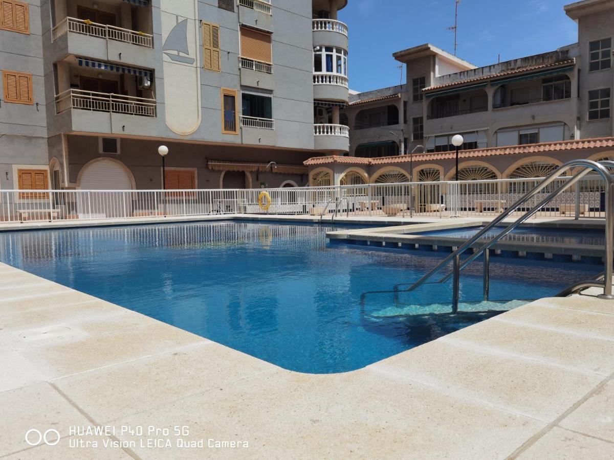 Holiday Apartment Torrevieja Exteriör bild