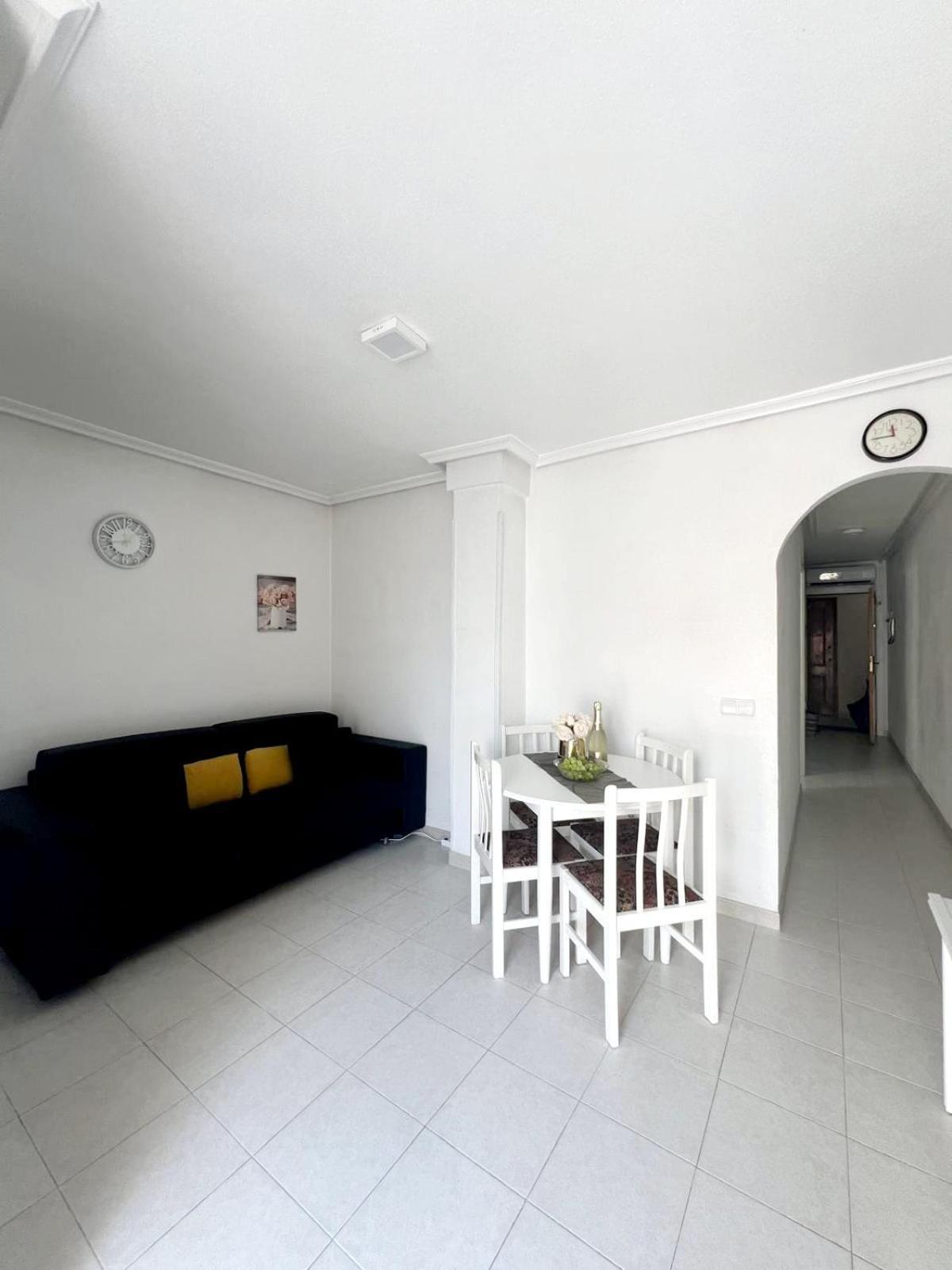 Holiday Apartment Torrevieja Exteriör bild