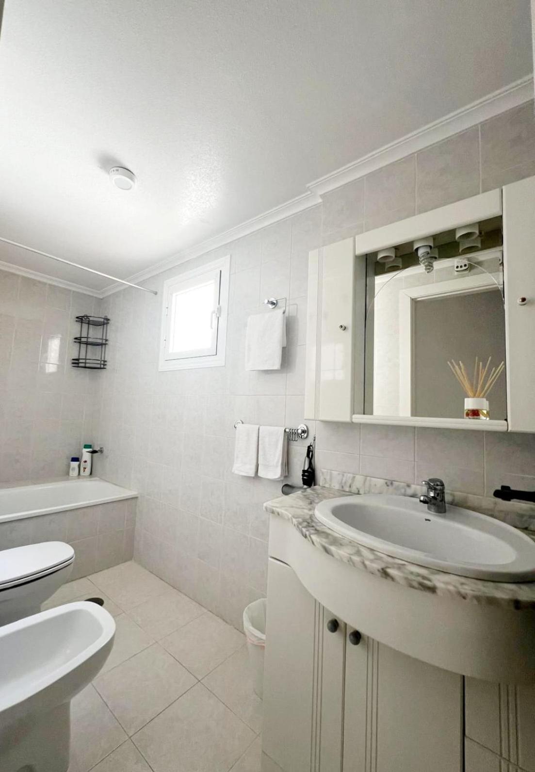 Holiday Apartment Torrevieja Exteriör bild